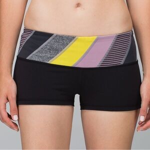 Lululemon Boogie Short Full-On Luon Reversible Size 6 Black Quilt Wide Waistband